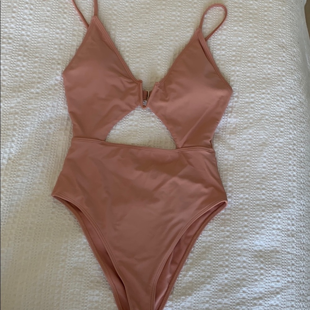 One piece suit